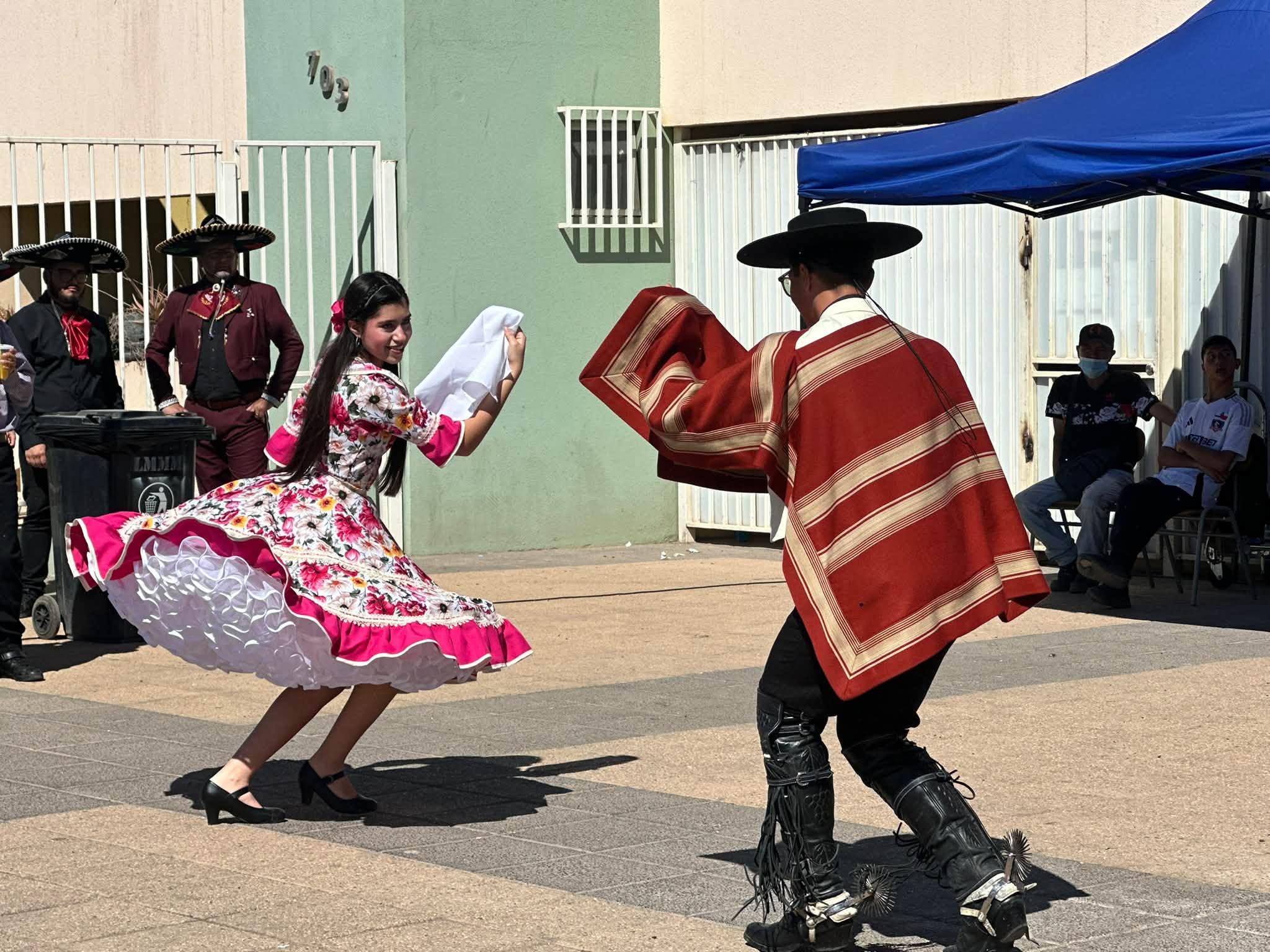Liceo Bicentenario Manuel Magalhaes Medling celebró Fiestas Patrias con kermés y juegos tradicionales