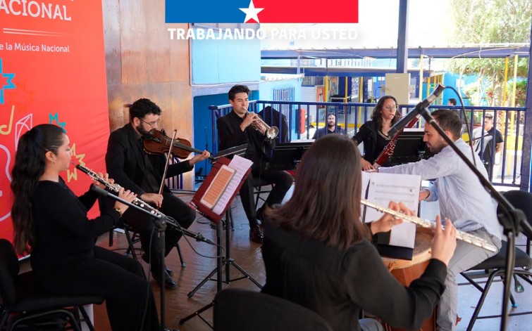 Orquesta Sinfónica Municipal de Copiapó acercó la música a estudiantes de la Escuela Las Canteras